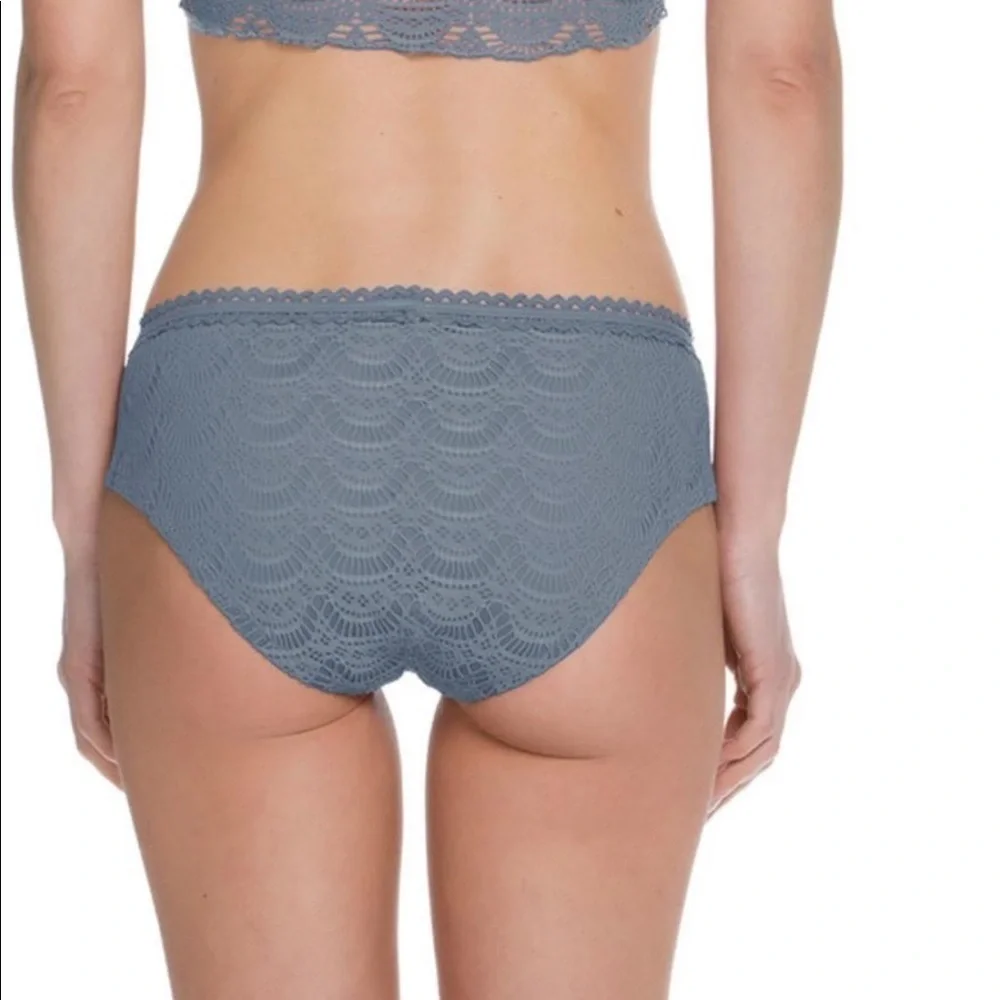 Becca TAB SIDE HIPSTER  size small
